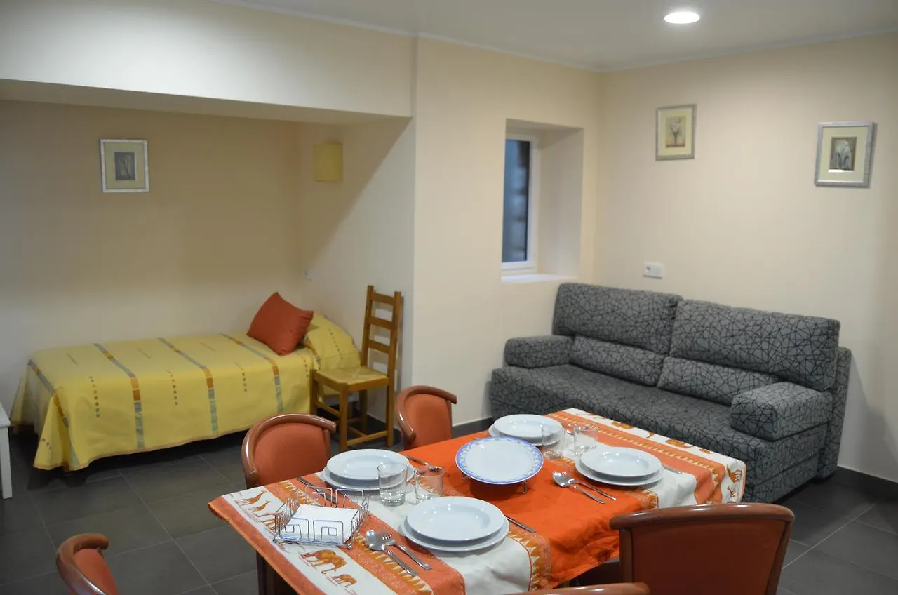 Apartaments Llempo 卡尼略